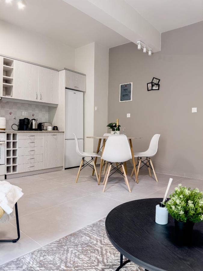 Metro Chic Haven: Modernized Urban Studio Near The Tram Athén Kültér fotó
