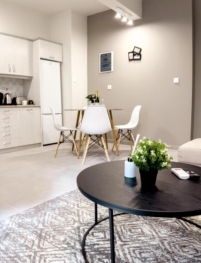Metro Chic Haven: Modernized Urban Studio Near The Tram Athén Kültér fotó