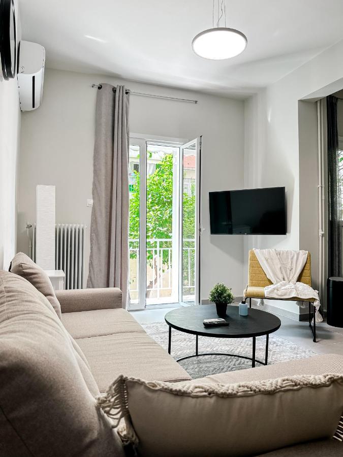 Metro Chic Haven: Modernized Urban Studio Near The Tram Athén Kültér fotó