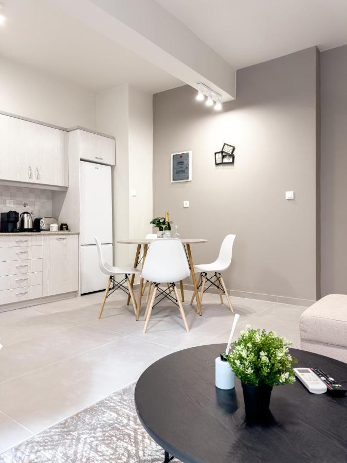 Metro Chic Haven: Modernized Urban Studio Near The Tram Athén Kültér fotó